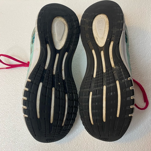 Womens Adidas teal with fuchsia laces size 9 - Picture 4 of 5